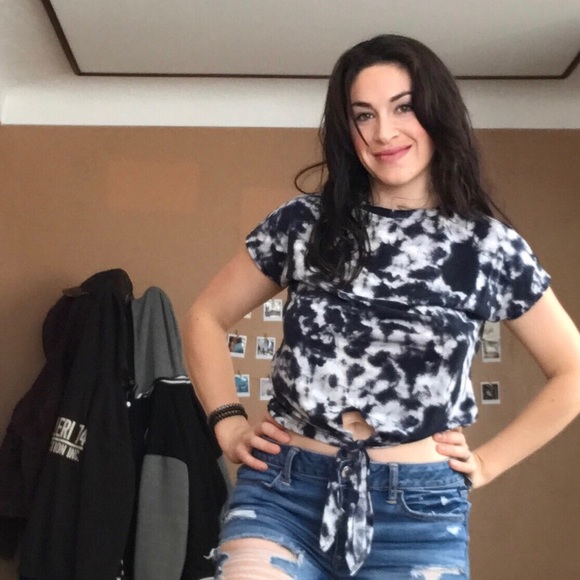 Black and white tie-dye crop style tee - Picture 6 of 10